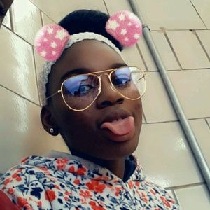 Meet your Posher, Ayonna